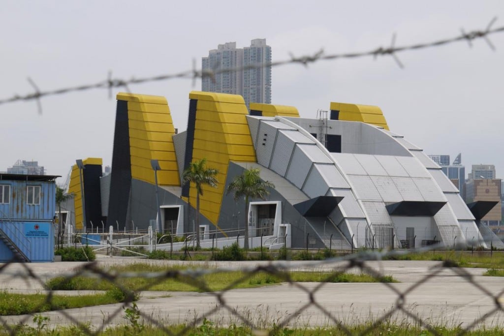 Ventilation Building of Kowloon Station (九龍站空調機樓)