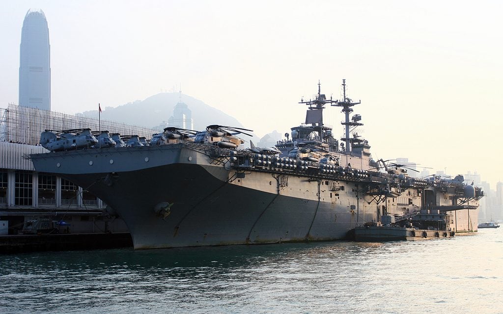 USS Boxer LHD-4 at Victoria Harbor Hong Kong | 水陸兩棲突擊艦USS Boxer（LHD4）