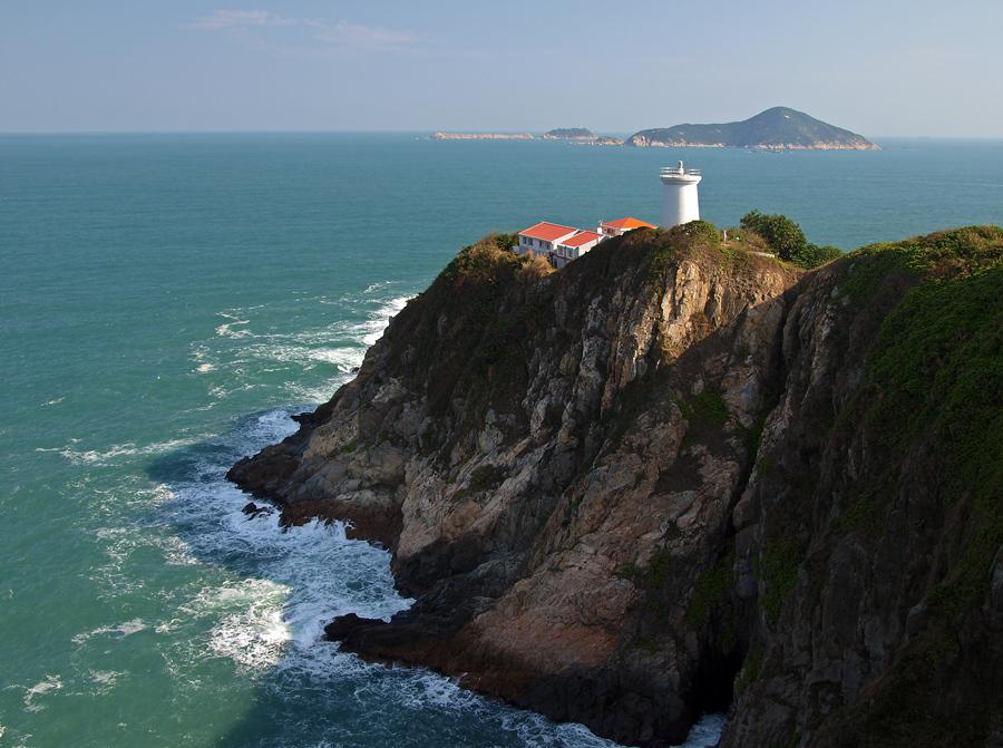 Pre-war Lighthouse at Cape d'Aguilar Marine Reserve 鶴咀海岸保護區燈塔