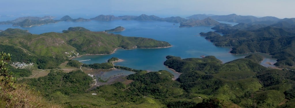 Yan Chau Tong Marine Park seen from Tiu Tang Lung | 吊燈籠眺望印洲塘海岸公園
