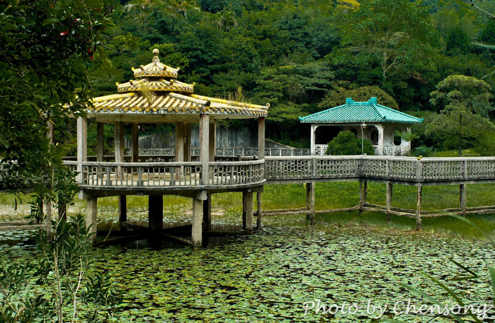 Lung Tsai Ng Yuen 龍仔悟園 at Lantau Trail near Keung Shan