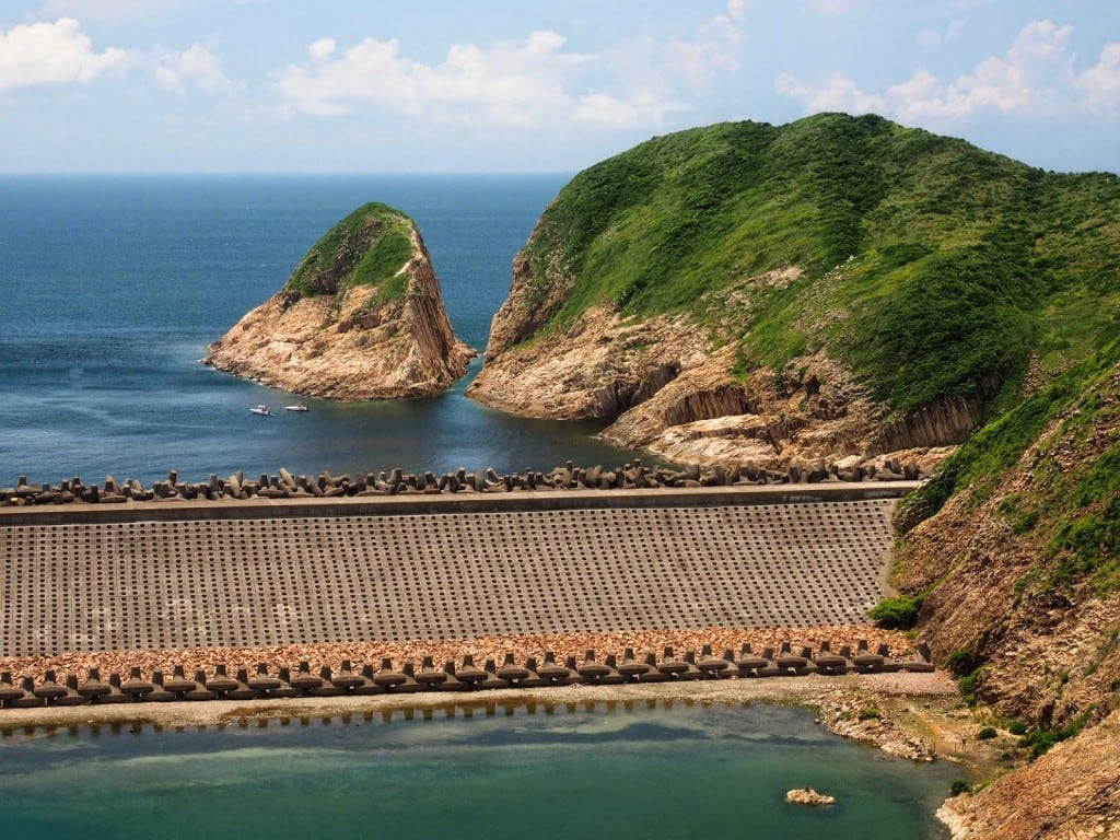 Po Pin Chau Sea Stack seen from High Island Reservoir East Dam 破邊洲-萬宜水庫-東壩