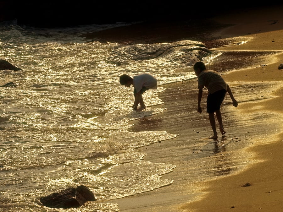 Small Sand Beach in front of Sam Ka Tsuen | 鯉魚門三家村前的小沙灘